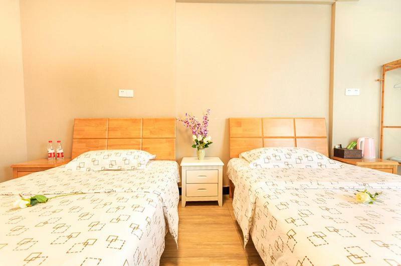 Huanlesong Youth Hostel 武漢市 エクステリア 写真