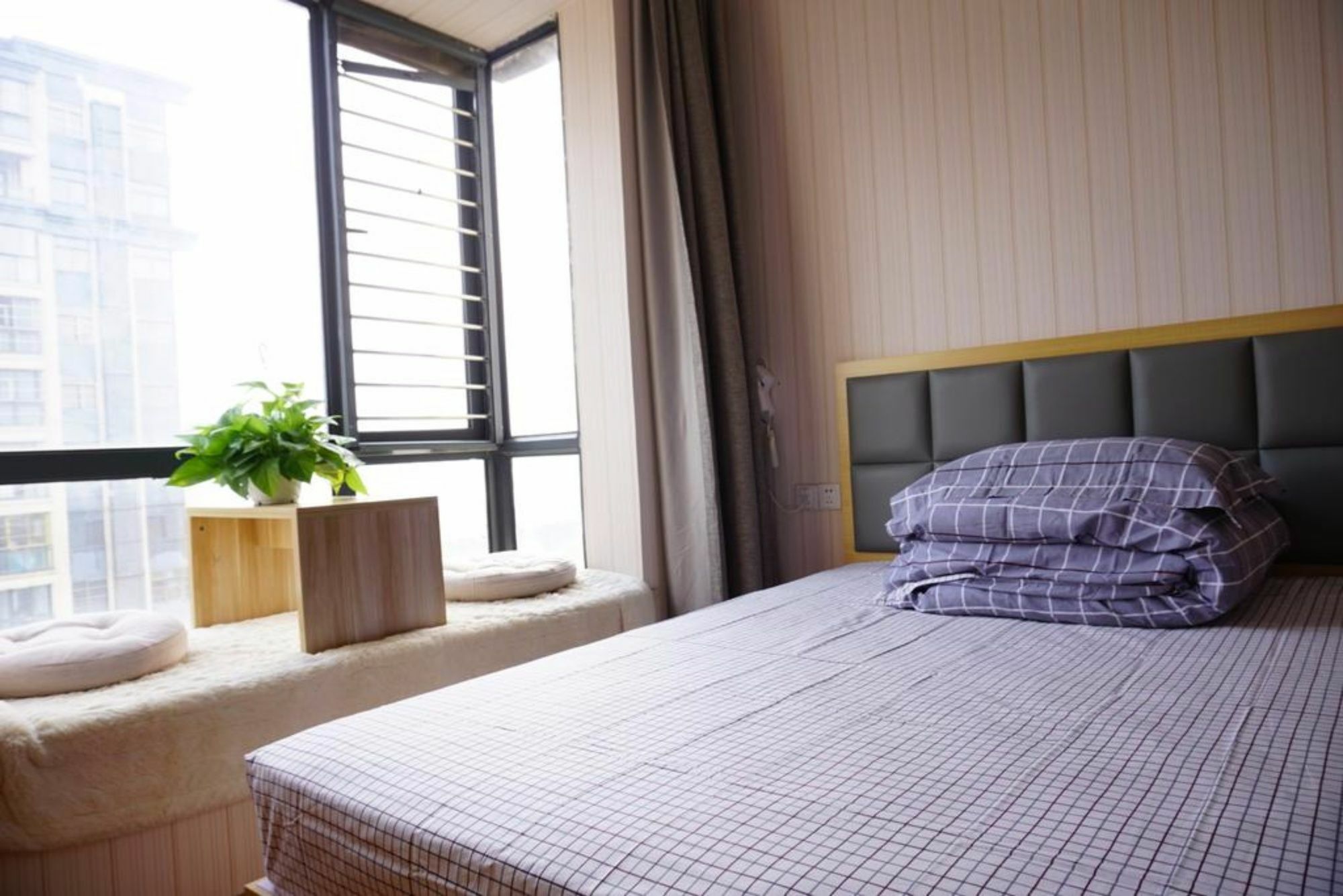 Huanlesong Youth Hostel 武漢市 エクステリア 写真